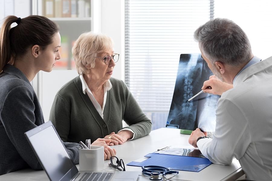 Kadınlar Daha Fazla Osteoporoz Riski Barındırıyor GOP Hastanesi